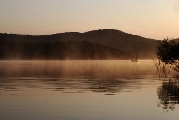 Обои Table Rock Lake, Sunrise, рыбаки, озеро, South West Missouri, утро
