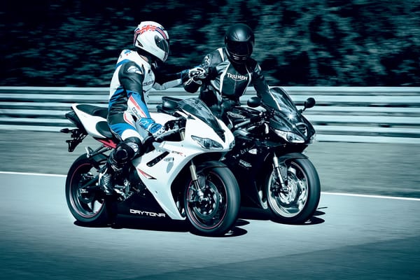 Обои Triumph Daytona 675R, Мото, Триумф Дайтона, 2011, Мотоцикл, Спортбайк