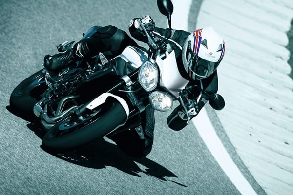 Обои Triumph Street Triple R, Триумф, 2011, Мото, Мотоцикл, Стритфайтер, Нейкид