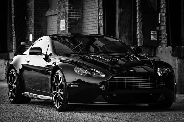 Обои aston martin, v12, vantage carbon edition