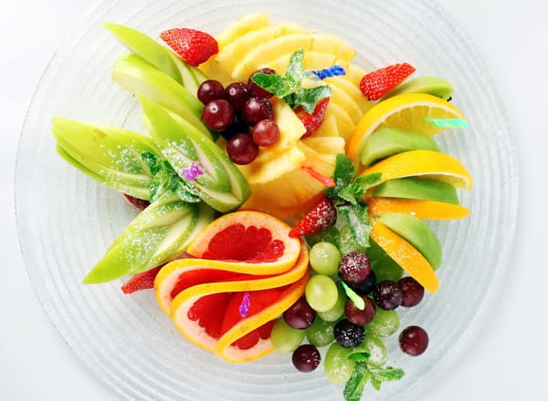 Обои fruit, strawberry, salad, kiwi, grapefruit, dish, pineapple, banana