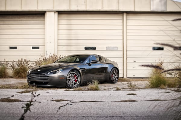 Обои aston martin, dbs