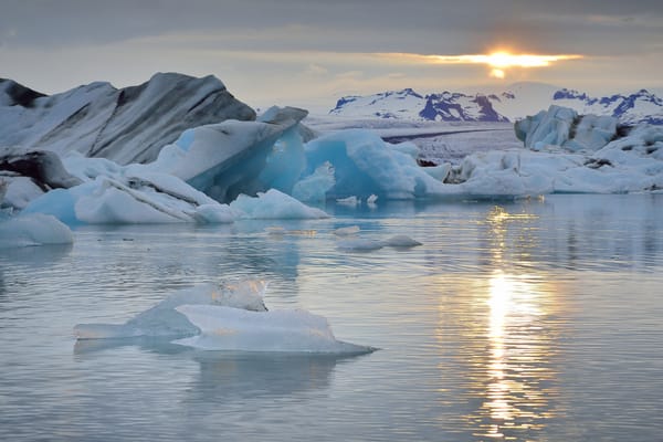 Обои горы, atlantic ocean, iceland, лагуна ёкюльсаурлоун, льдины, атлантический океан, исландия, jokulsarlon lagoon, океан