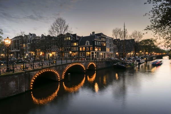 Обои Amsterdam, панорама, Голландия, столица и крупнейший город Нидерландов, Нидерланды, Расположен в провинции Северная Голландия, Амстердам
