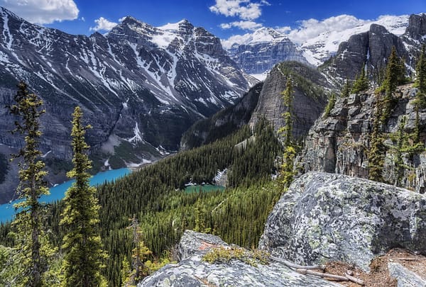 Обои Озеро Луиз, Fairview Mountain, скалы, пейзаж, озеро, Lake Louise, горы, Alberta, деревья, Канада