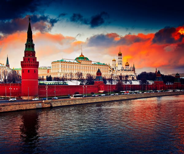 Обои Московский Кремль, оранжевое небо, Москва