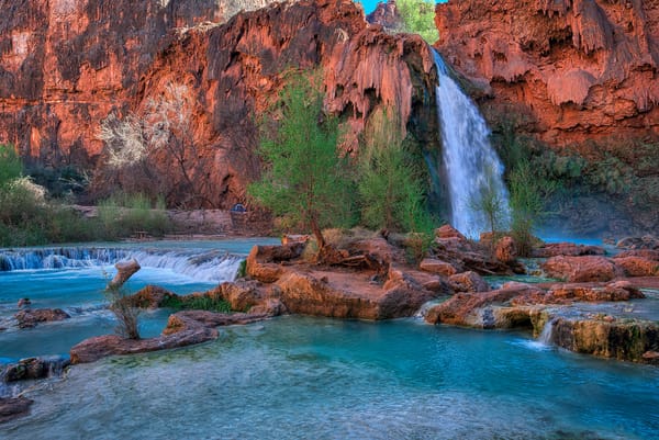 Обои Хавасу Крик Хавасу-Фолс Supai Пейзаж Природа вода река ручей Аризона Американская Юго-Запад деревья Горные породы