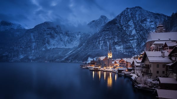 Обои Hallstatt, Хальштатт, пейзаж, озеро Хальштаттерзее, ночь, иллюминация, горы, город, Австрия, Гальштат, дома