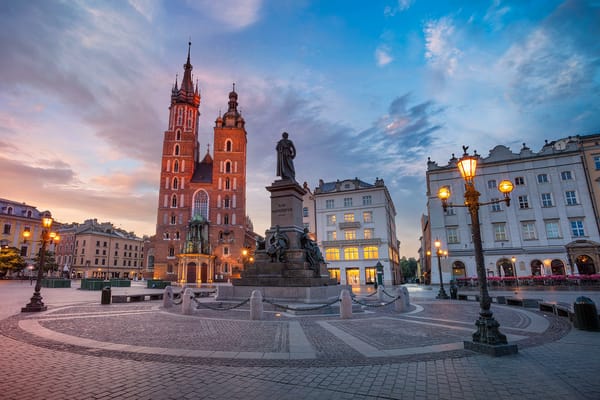Обои Krakow Market Square at sunrise, Польша, Краков