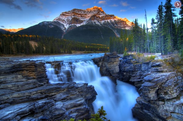 Обои Водопады атабаска, пейзаж, Канада, водопад, Jasper National Park, Альберта, деревья, Canada, природа, скалы, горы, национальный парк Джаспер