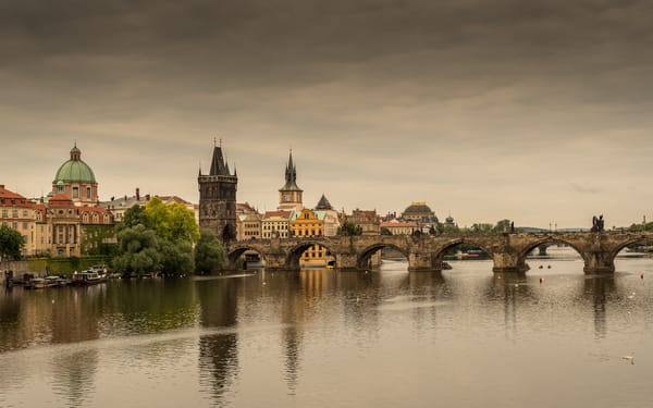 Обои Прага, Река Влтава, Карлов мост, дома, Czech Republic, мосты, Чехия, город, Prague
