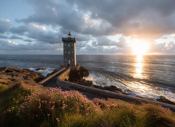 Обои маяк, Finistere, France, Brittany, побережье, Kermorvan lighthouse, солнечный луч