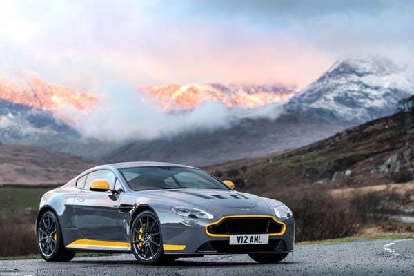 Обои Aston Martin, car, V12, Sport-Plus Pack, beautiful, автомобиль, горы, Vantage S