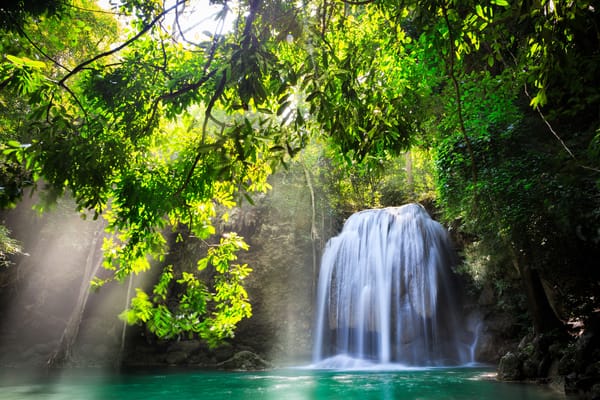 Обои природа, солнце, Thailand, солнечные лучи, вода, Kanchanaburi, красиво, деревья, водопад
