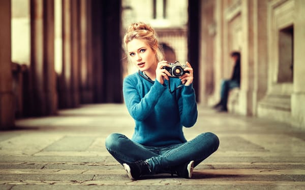 Обои Lods Franck, фотоаппарат, девушка
