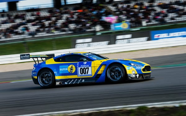 Обои auto, 2013 Nürburgring 24 hour race, Aston Martin V12 Vantage GT3, астон мартин, race car