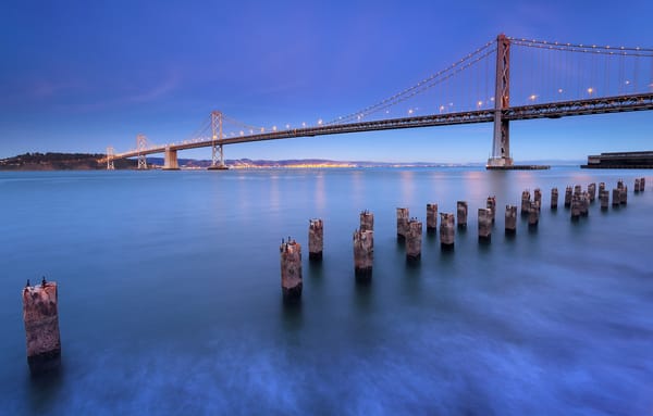 Обои Сан-Франциско, мост, city, Bay Bridge, San Francisco, пейзаж, берег, фонари, небо, California, город, США, синева, Калифорния, освещение, вечер, пролив, USA