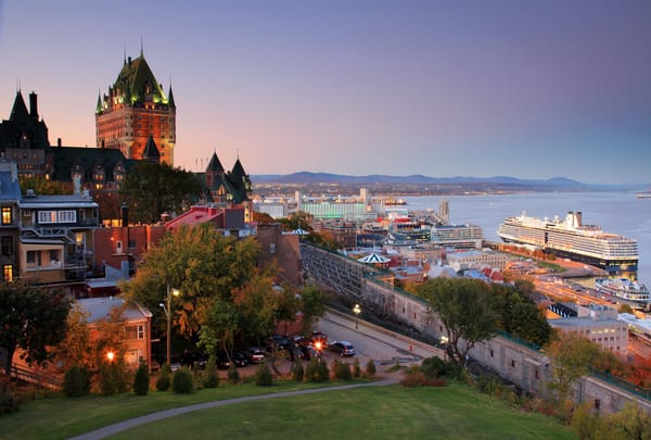 Обои залив, провинция, city Canada, море, набережная, пейзаж, дома, Квебек, закат, замок, Канада, город, круизный, порт, лайнер, вечер, Cuebec