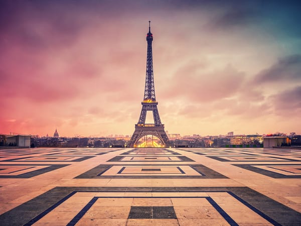 Обои Франция, облака, сумерки, Париж, La tour Eiffel, вечер, Paris, площадь, Эйфелева башня, France, город