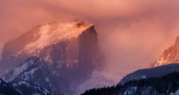 Обои гора, Rocky Mountain National Park, дымка, лес, рассвет, снег, Hallet Peak