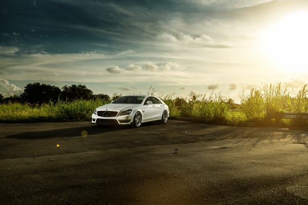 Обои Mercedes-Benz, солнце, CLS-Klasse, перед, белый, front, блик, мерседес бенц, white, небо, CLS 63
