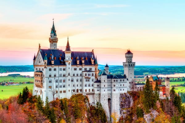 Обои Germany, mountain, Neuschwanstein Castle, Bavaria, autumn, castle, Alps, Нойшванштайн, splendor, замок