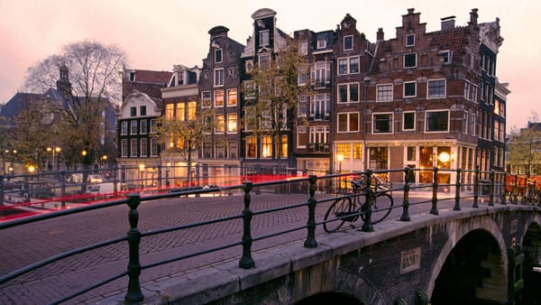 Обои Prinsengracht and Brouwersgracht Canals, Амстердам, Нидерланды, Велосипед, Вечер, Голландия, Netherlands, Amsterdam, Мост