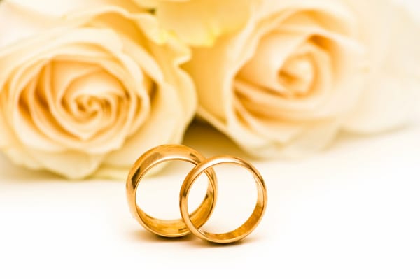 Обои цветы, wedding rings, обручальные кольца, розы, flowers, roses
