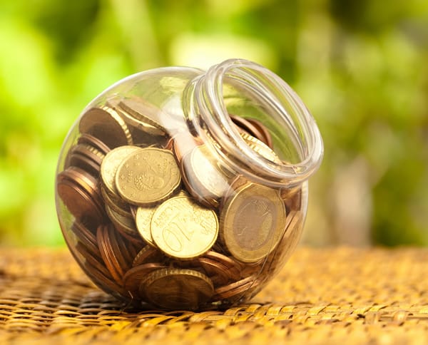 Обои coins, монеты, размытость, plastic, боке, деньги, пластиковая, макро, банка, копилка, bank