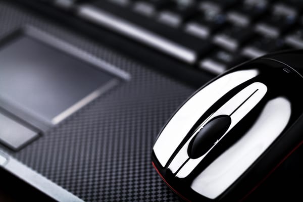 Обои макро, mouse, тачпад, компьютерная, размытость, laptop, ноутбук, notebook, , touchpad, technology, боке, мышь, hi-tech