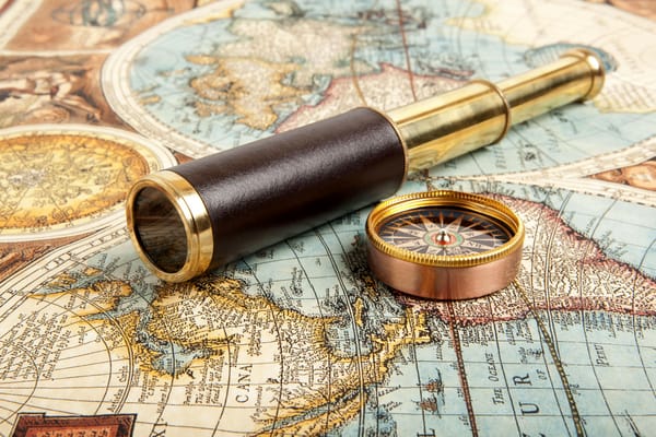 Обои ancient map, подзорная труба, механизм, размытость, , древняя карта, компас, телескоп, travel, compass, боке, путешествие, telescope
