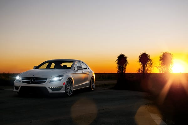 Обои Mercedes-Benz, white, AMG, закат, C218, блик, белый, CLS-Klasse, небо, солнце, CLS 63, мерседес бенц