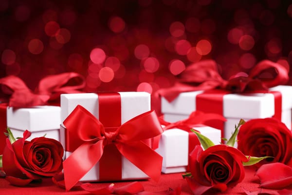 Обои красное, Valentine`s day, подарки, розы, день Святого Валентина, romantic, flowers, романтика, gift