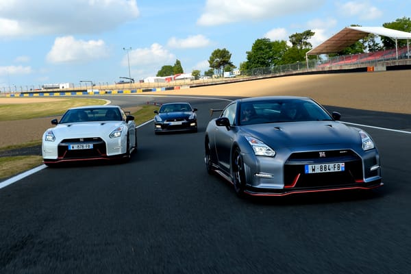 Обои GT-R Nismo, автомобили, Nissan, 2014, трое
