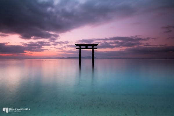 Обои красота, Japan, Kenji Yamamura, небо, photographer, озеро, тории, Lake Biwa, облака