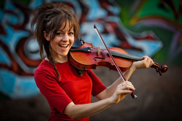 Обои Lindsey Stirling, violin, Линдси Стирлинг, скрипачка, скрипка, девушка