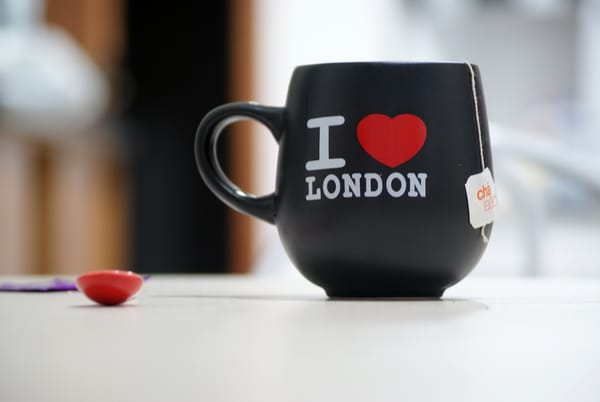 Обои настроения, i love london, черная, пакетик, чай, сердце, сердецчко, красный, чайный, кружка, ложка, чашка
