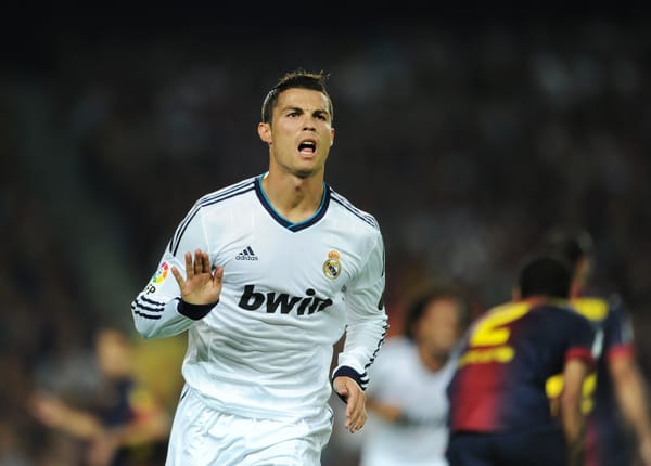 Обои Cristiano Ronaldo, празднование, Real Madrid, футбол, гол, Nou Camp, el classico, эль классико, футболист, golaso, Криштиану Роналду, Реал Мадрид