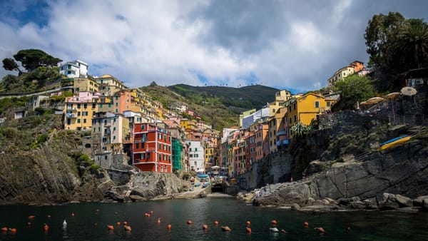 Обои Италия, Liguria, буи, море, Ligurian Sea, Чинкве-Терре, Cinque Terre, Лигурия, Italy, здания, Лигурийское море, Риомаджоре, побережье, Riomaggiore