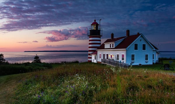 Обои США, маяк, Lubec, трава, небо, залив Атлантического океана, West Quoddy Lighthouse, Мэн, United States, штат, утро, Maine, дом