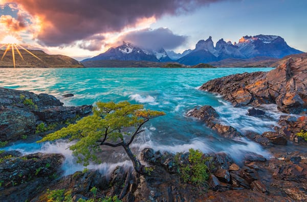 Обои Cuernos del Paine, озеро Пеоэ, озеро, горы Пайне, Patagonia, Торрес-дель-Пайне, Chile, закат, Torres del Paine National Park, Горный массив Пайне, горы, Патагония, Чили, Lake Pehoe