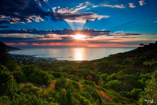 Обои Южная Африка, деревья, атлантический океан, Camps Bay, облака, море, океан, Кейптаун, зима, Mujahid ur Rehman Photography, бухта, январь, небо, лучи, солнце