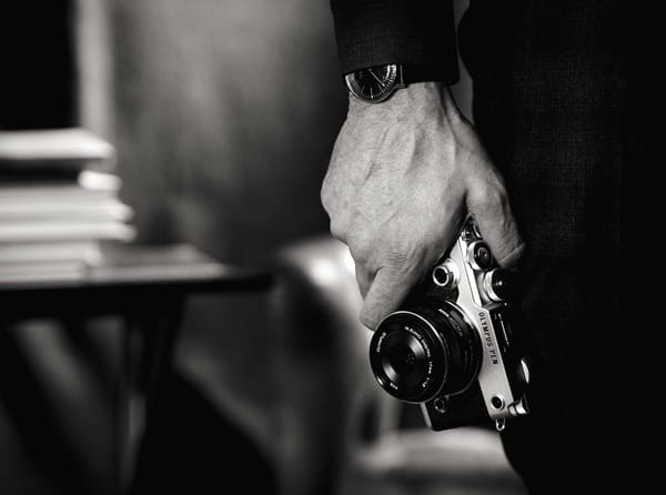 Обои black and white, art, hand, style, photography, Olympus Pen F, time, technology, camera photo, photo, wristwatch, camera, compact camera, Olympus, clock, photographer
