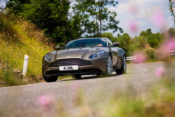 Обои DB11, автомобиль, Aston Martin, передок, дорога, Астон Мартин
