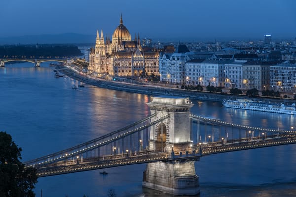 Обои Цепной мост, Danube River, река, здания, река Дунай, Hungarian Parliament Building, Будапешт, теплоход, Венгрия, набережная, Здание венгерского парламента, Hungary, Chain Bridge, Budapest, мосты