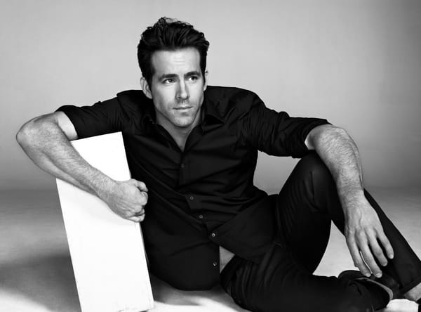 Обои Ryan Reynolds, мужчина, Райан Рейнольдс, актер, черно-белое, рубашка