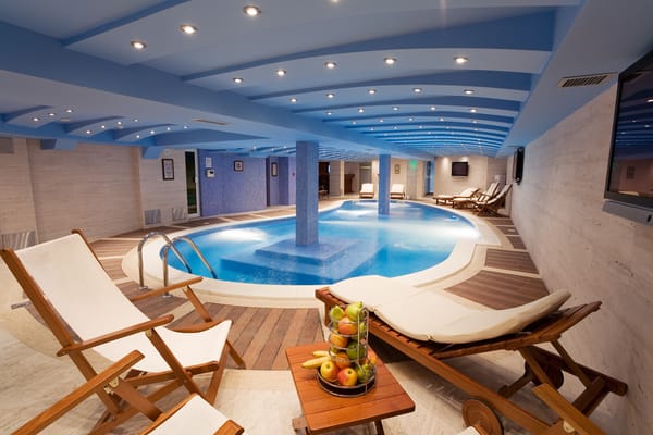 Обои interior, фрукты, столик, лежаки, телевизоры, pool бассейн