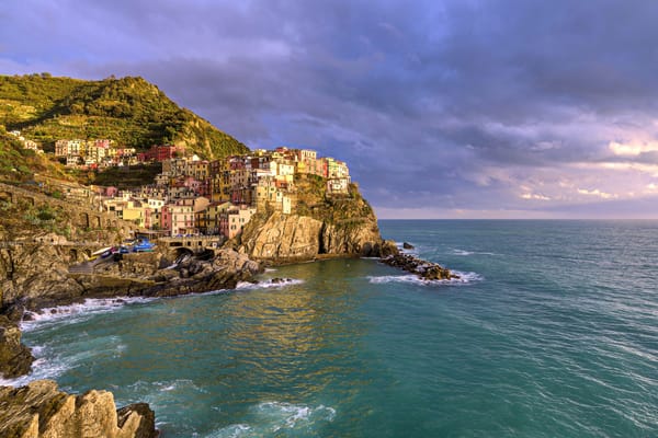 Обои Лигурийское море, Чинкве-Терре, Ligurian Sea, Manarola, скалы, побережье, Italy, море, Манарола, Италия, пейзаж, Cinque Terre