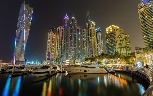 Обои Dubai Marina, ОАЭ, Dubai, здания, UAE, Дубай Марина, залив, пристани, Дубай, небоскрёбы, ночной город, набережная