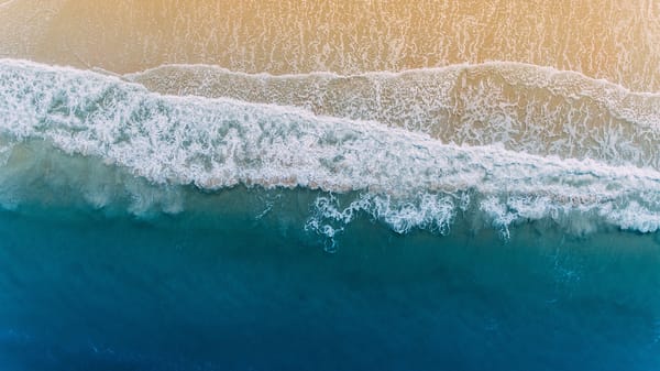 Обои песок, drone, пляж, волны, drone view, United States, вода, Флорида, с высоты птичьего полета, берег, море, Палм Коуст, с высоты, drone view, прибой, Palm Coast, вид сверху, Florida, побережье